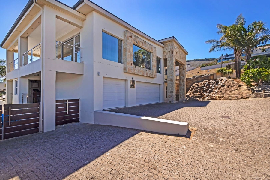 6 Bedroom Property for Sale in Baronetcy Estate Western Cape